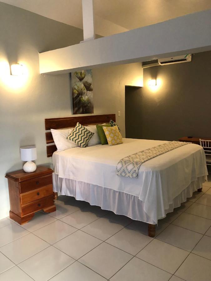 Airport Beach Hotel 蒙特哥贝 外观 照片